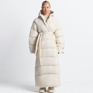 THE NORTH FACE X SKIMS NUPTSE WRAP PARKA